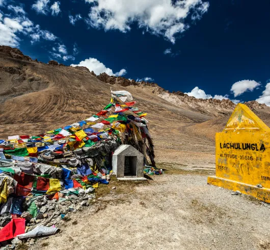 Kolkata to Leh Ladakh